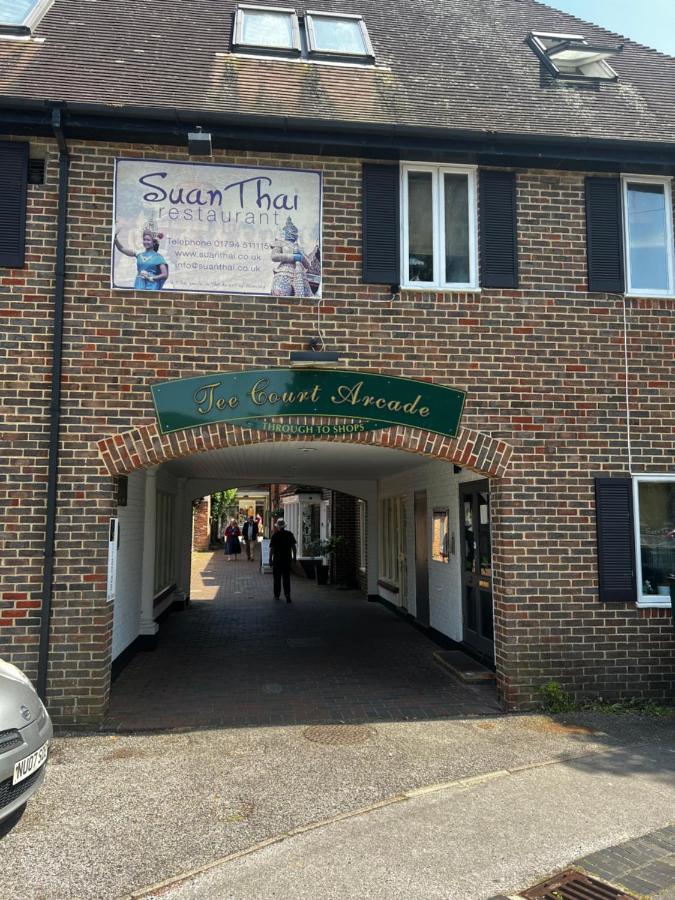 The Farthings, Romsey Apartment Exterior photo